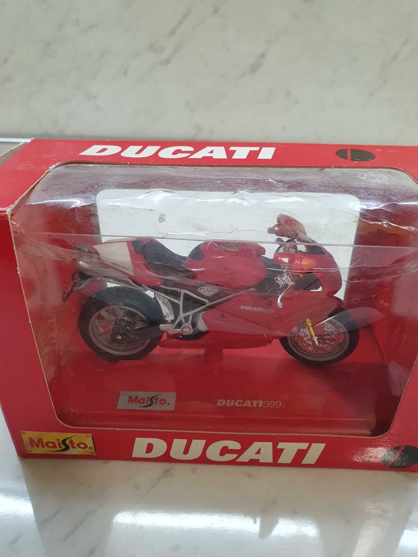 Метално Моторче Ducati 999s 1:32 Maisto чисто ново