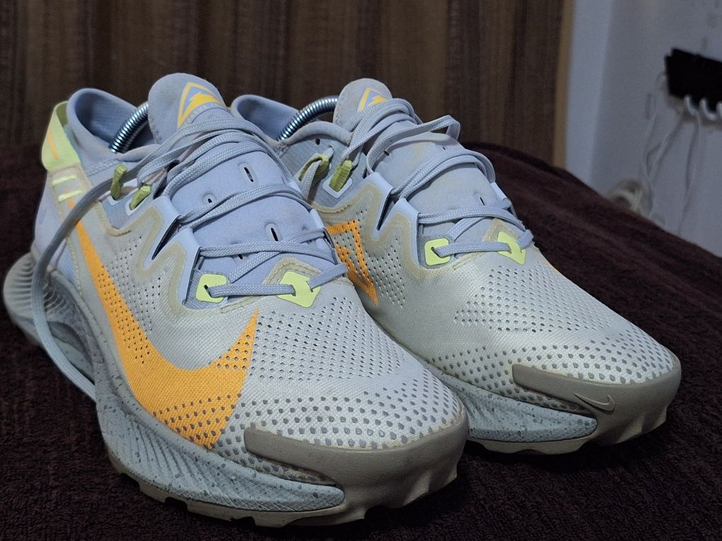 Vând Nike Pegasus Trail 2