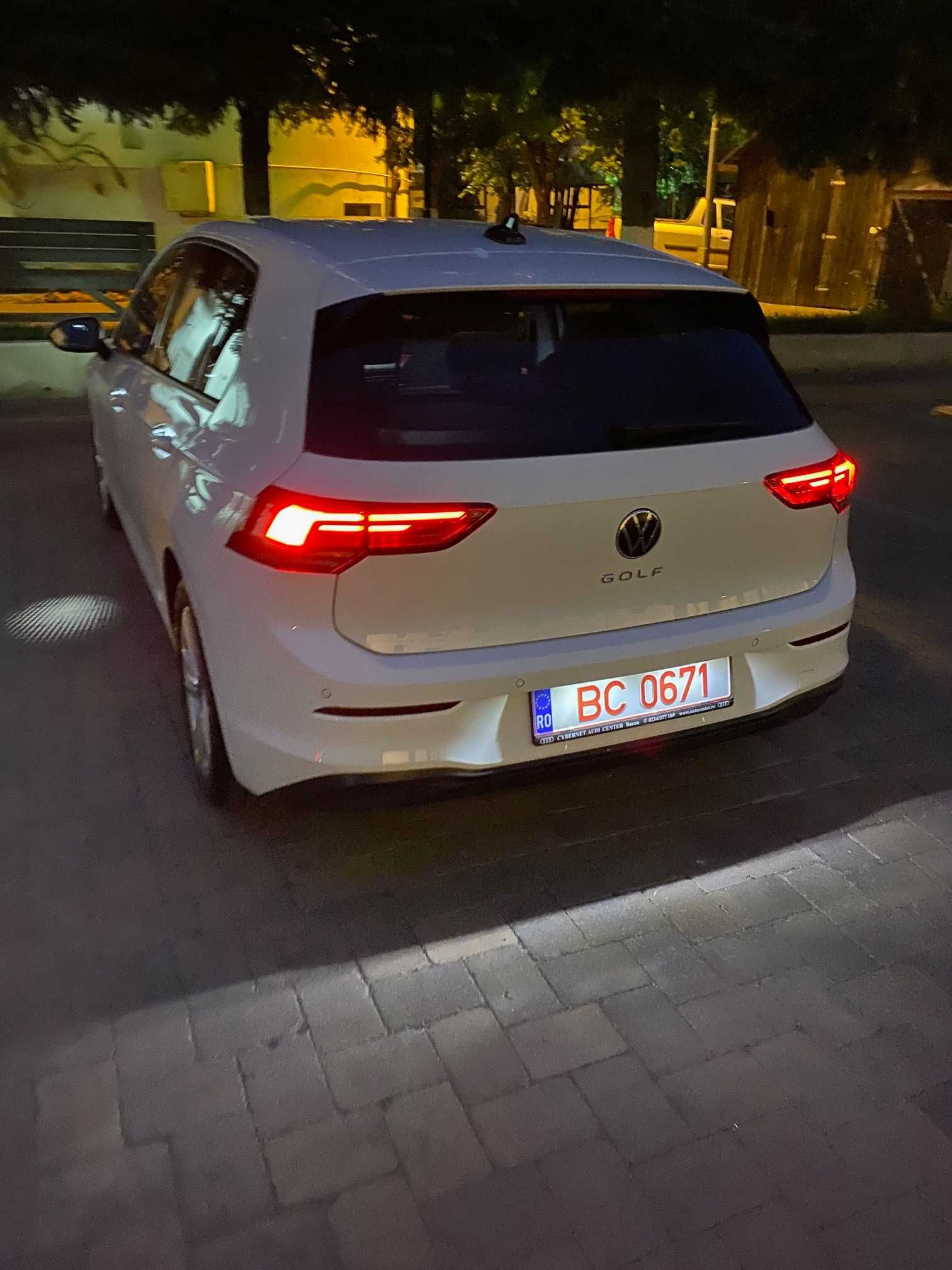 Golf 8 nou - in stare perfecta,cu garantie inca 2 ani , rulaj 5490 km