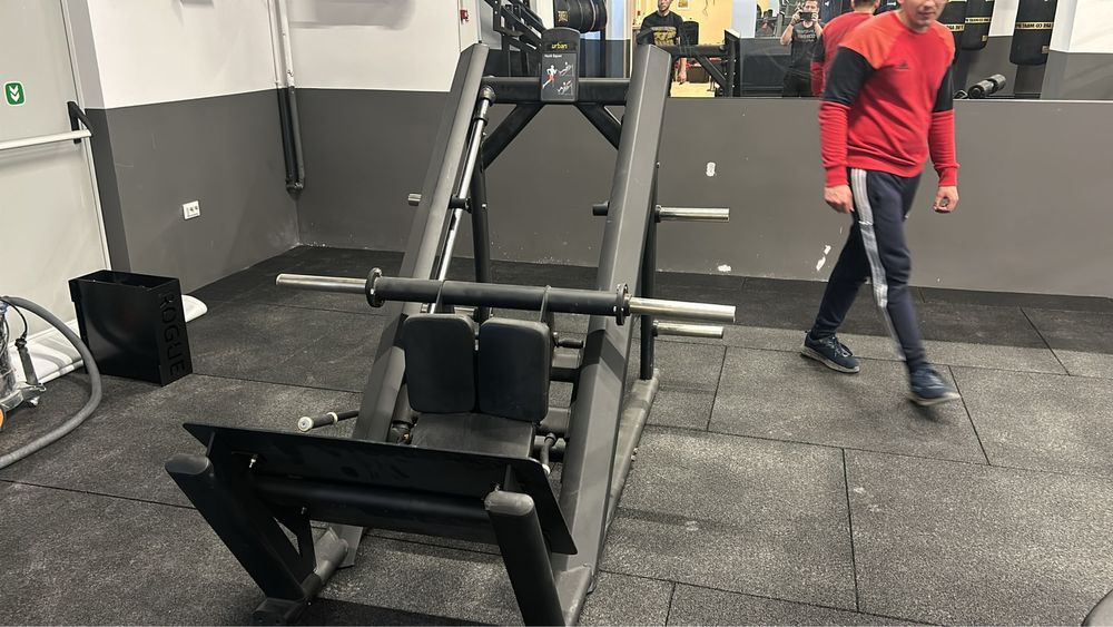 Vând cauciuc săli box fitness