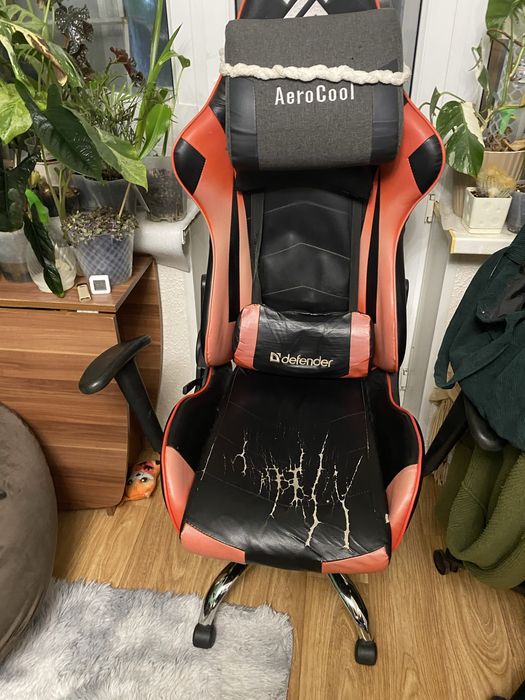 Продам б/у компьютерное кресло