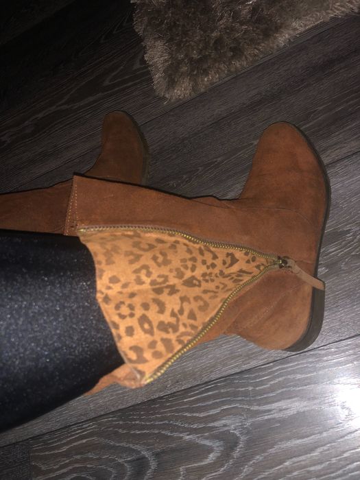 Ghete piele întoarsă Bershka