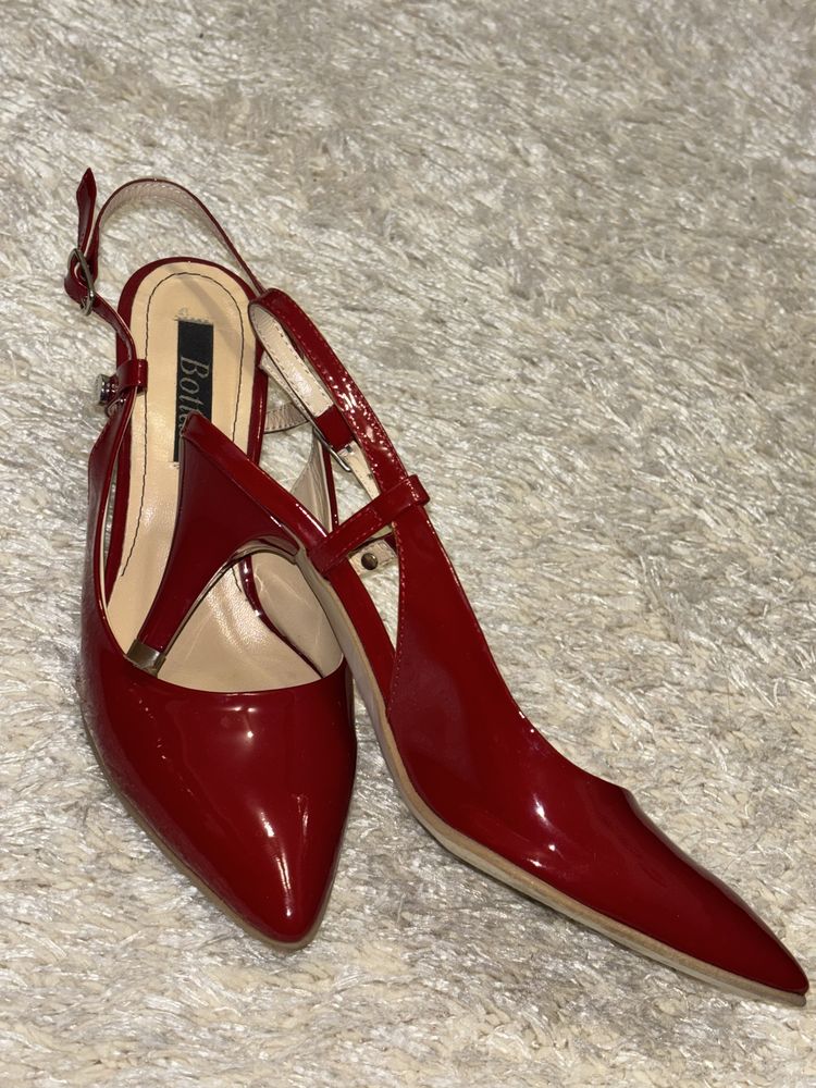 Pantofi / sandale rosii dama de piele lacuita 35
