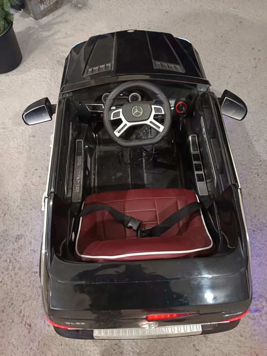 Акумулаторна кола Mercedes ML 63 AMG 12 V с меки гуми