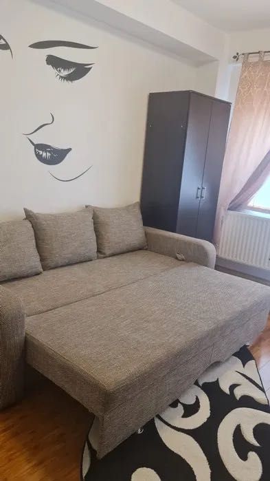 Canapea extensibila în stare foarte bună