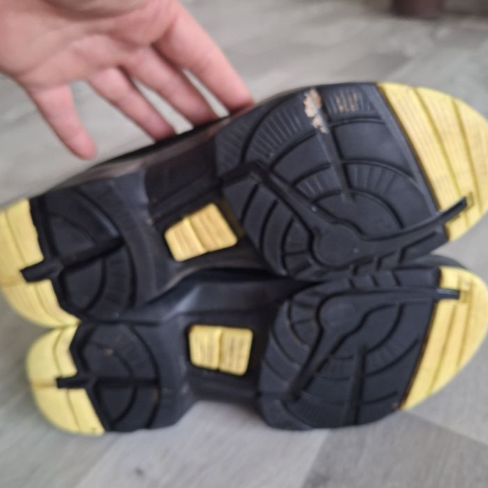 Bocanci de lucru cu bombeu Uvex nr 43