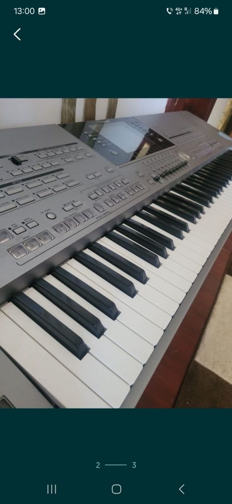 Vând Yamaha Tyros 5