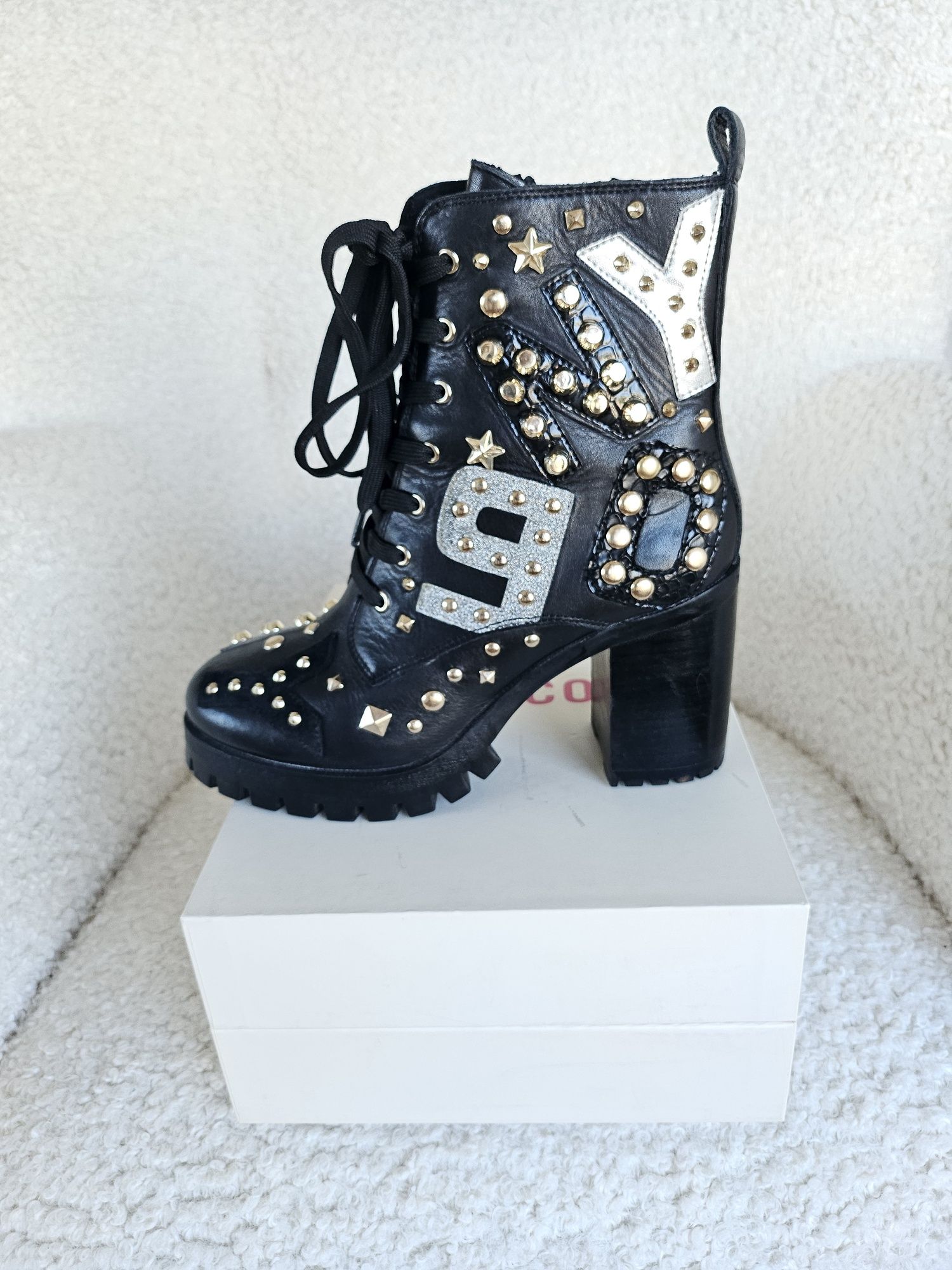 Ghete 37 negre Steve Madden, noi, piele naturala si tinte