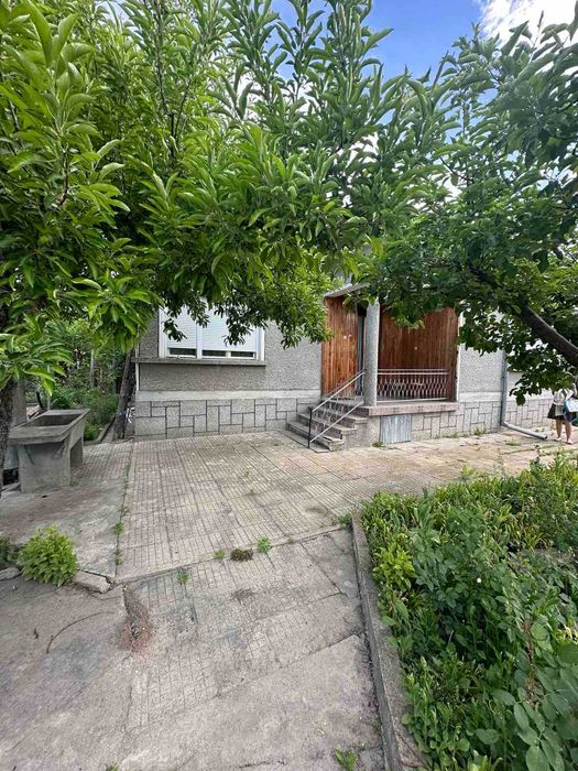 Дава се под наем Къща в с. Овощник, Област Стара Загора - 90 кв.м за 86190 € - Снимка #3