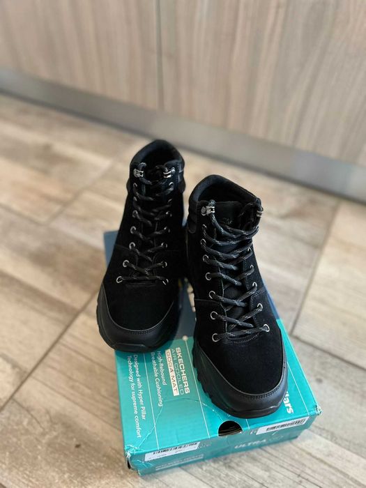 Ghete femei Skechers cu detalii din piele intoarsa