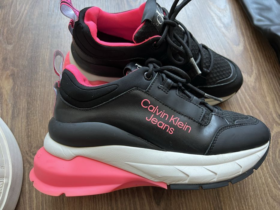 Маратонки Calvin Patrizia Pepe adidas givenchy steve madden nike karl