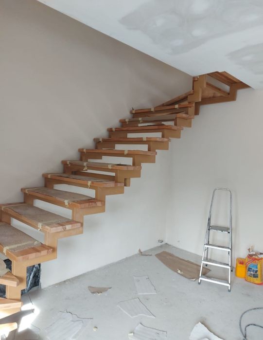 Scări metalice interioare