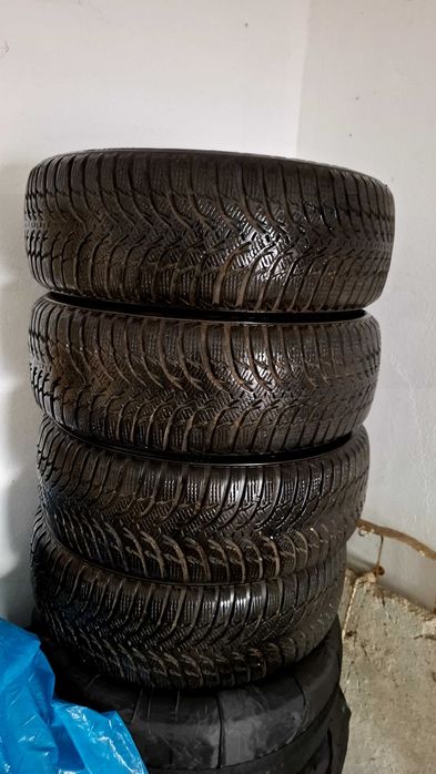 4 anvelope iarna , 205 55 R16 ,rulate putini km , KUMHO , fara petice