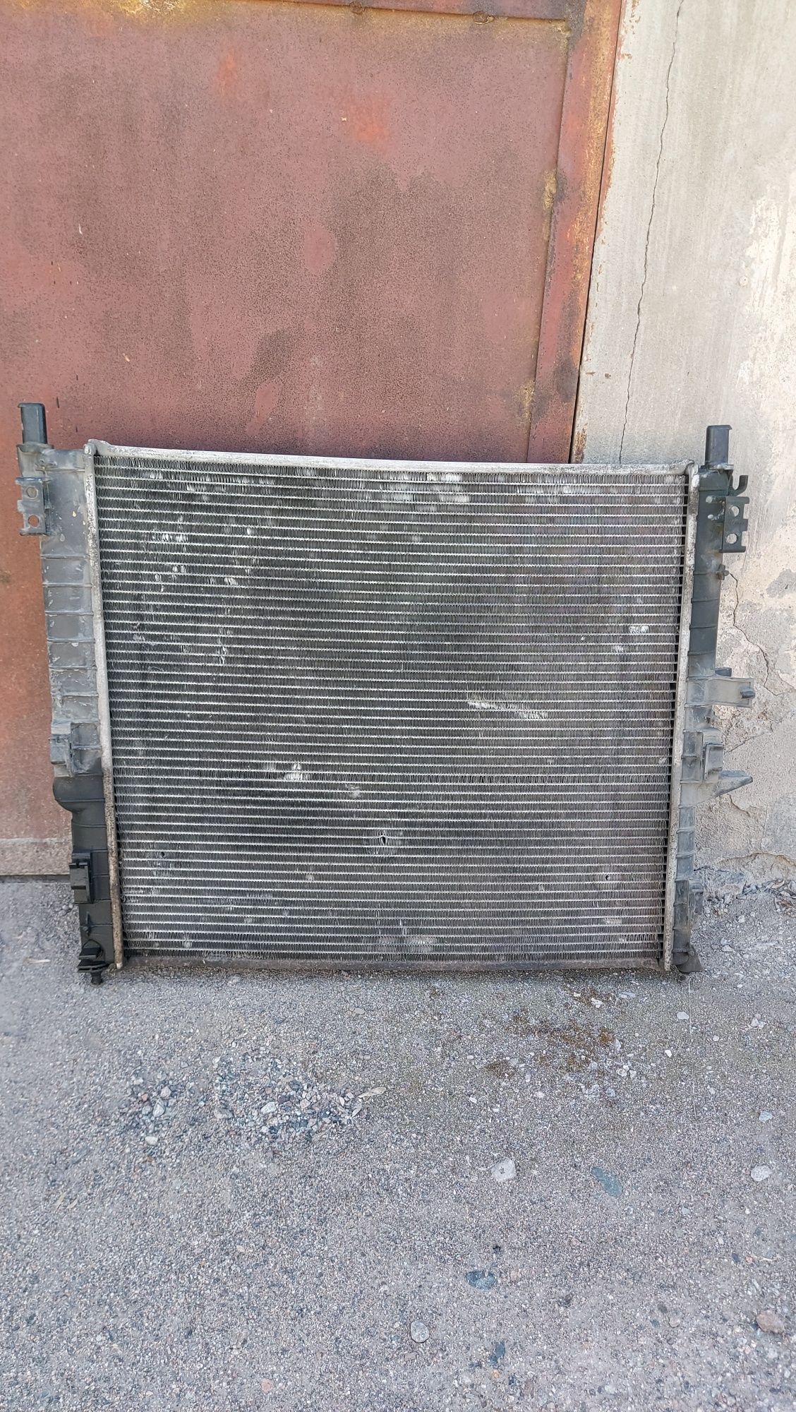 Продам основной радиатор на мерседес  мл w163