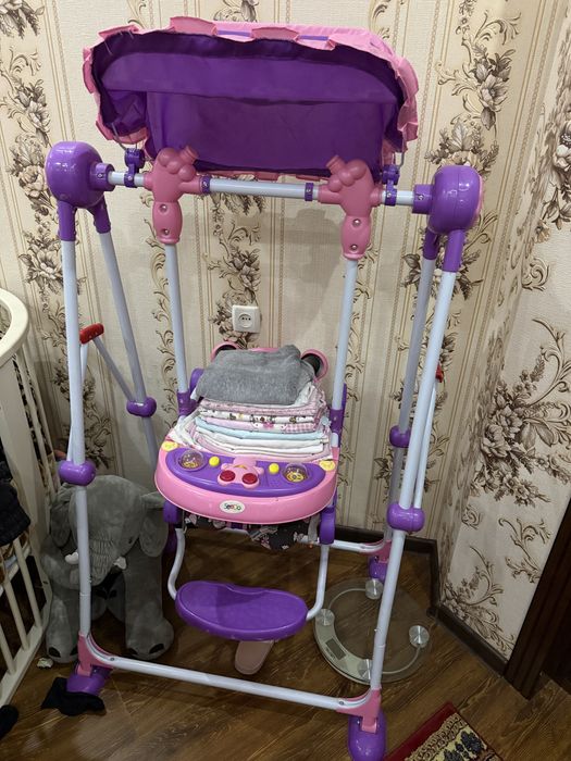 Детская качеля вы очень хорошем состоянии)))….