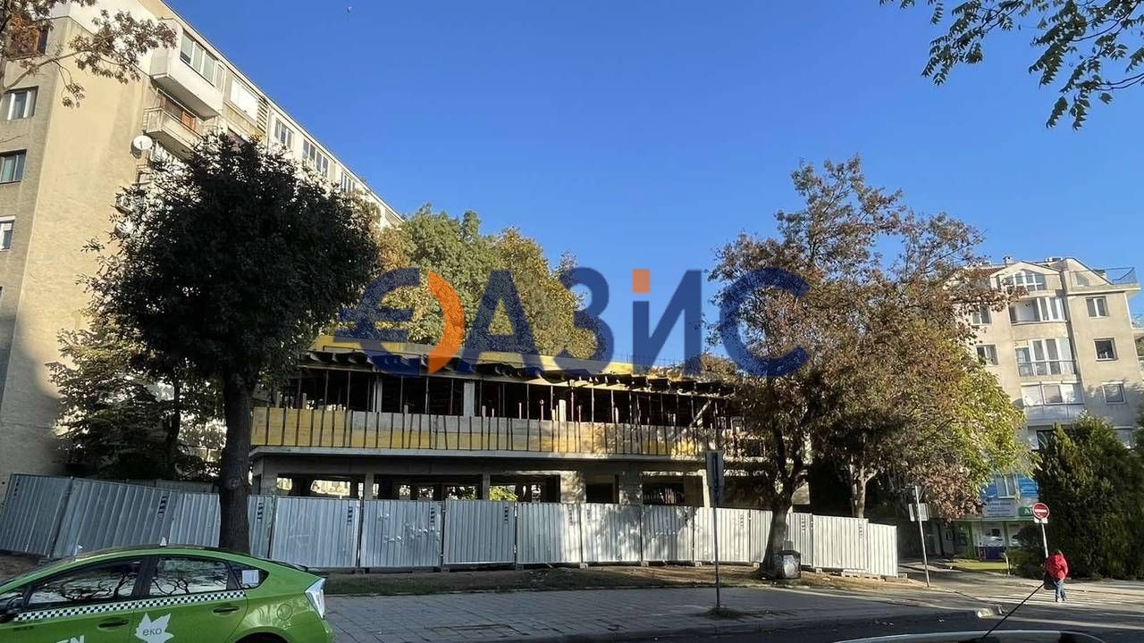 Продава се Тристаен апартамент в Бургас, Център - 134 кв.м за 1803 €/кв.м - Снимка #12