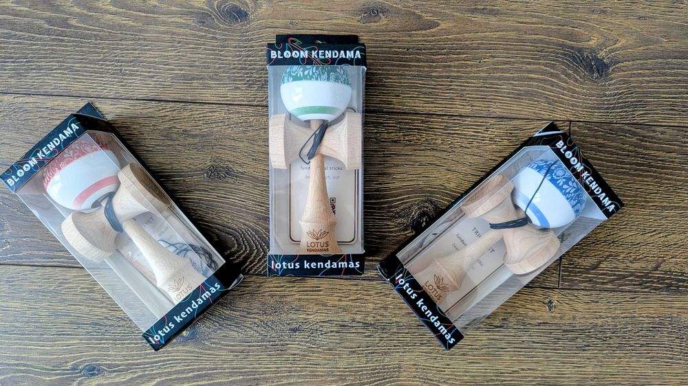 Kendama Lotus Bloom Shape - base hole balance & sticky clear paint