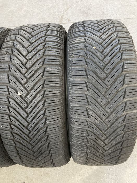 215/50/17 Michelin Alpin 6