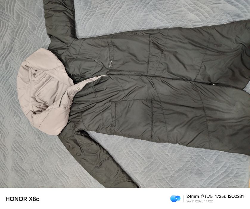 Продам весна осень курточку двух стороннию.