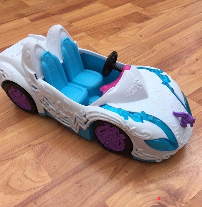 Păpuși Monster High