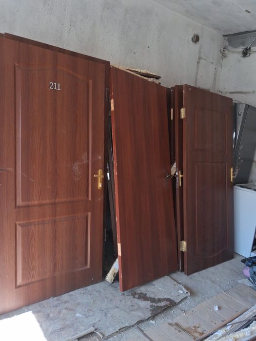 Продам двери в хорошем состоянии