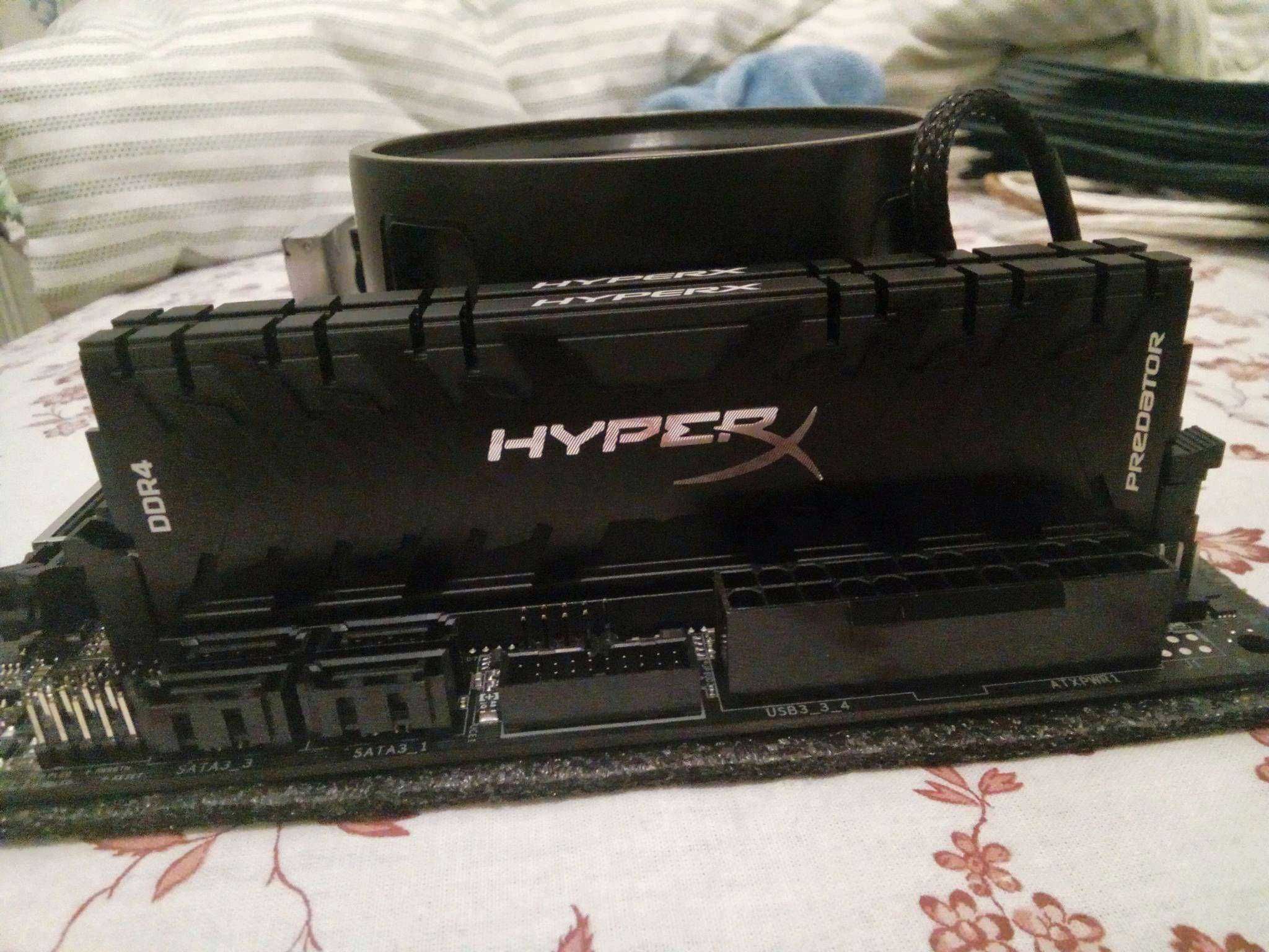 Продам ОЗУ Kingston DDR4 16Gb 3200 MHz (2x8Gb) HyperX Predator