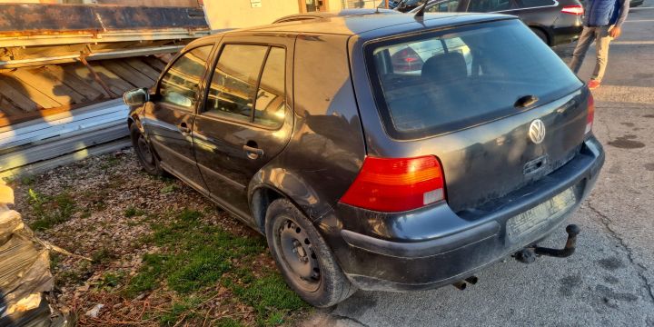 Furtun apa 1J0122073AJ Volkswagen VW Golf a 4-a generatie