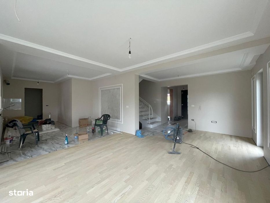 Duplex-4 dormitoare- despartit prin garaj -SUPER POZITIE