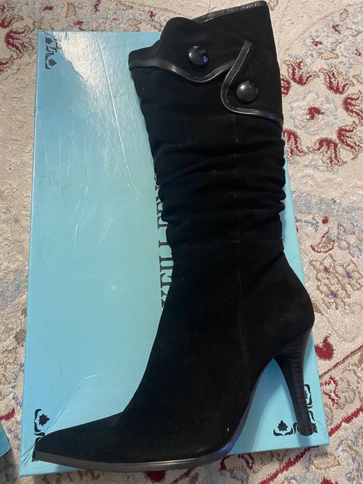 Продам сапожки женские