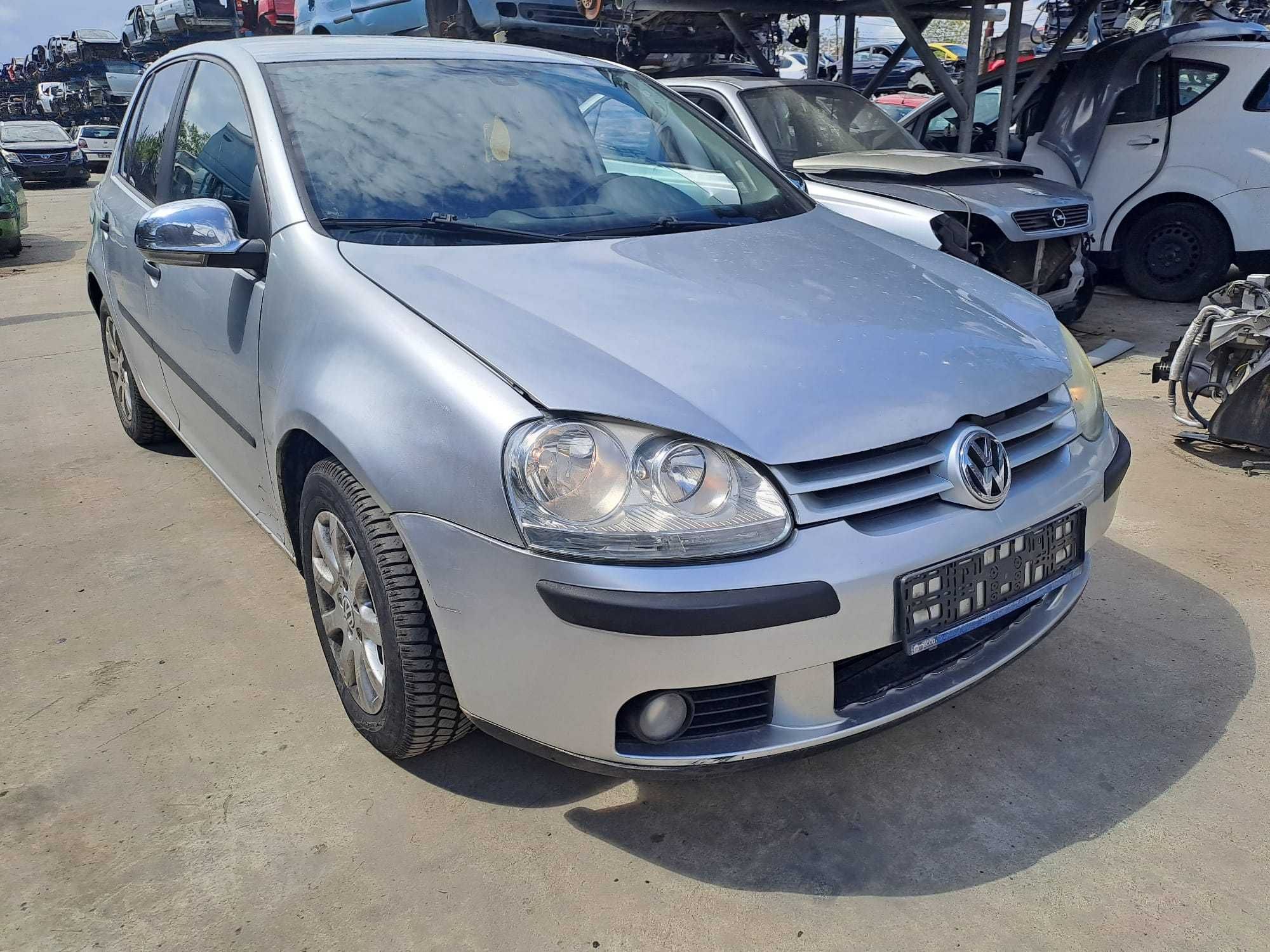 Dezmembrez Volkswagen Golf 5 1.4 FSi an 2004 cod motor BKG