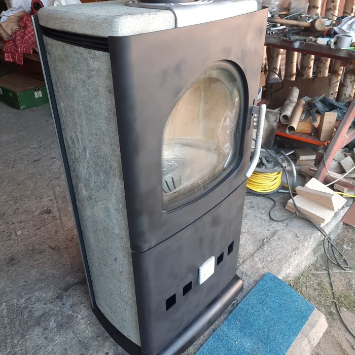 Soba tip șemineu de 6 kw ,focar șamotat