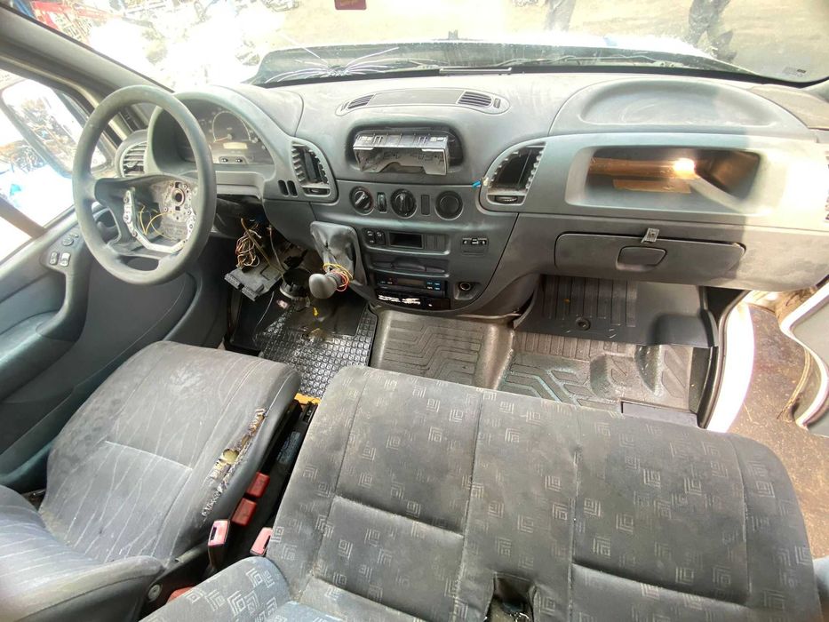 Dezmembrez Mercedes Sprinter W903 313CDI 2.2/2.7 CDI Usa/Capota/Far