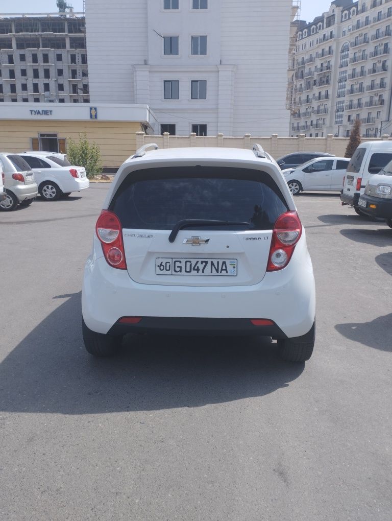 Chevrolet Spark white