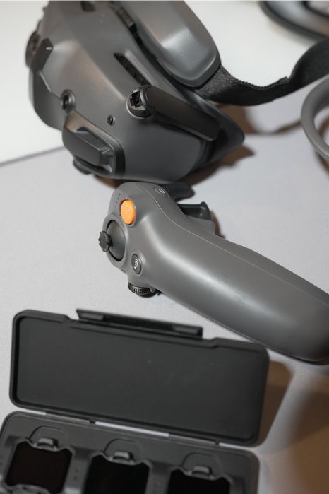 Drona DJI Avata 2, Fly More combo, in garantie, 3 baterii