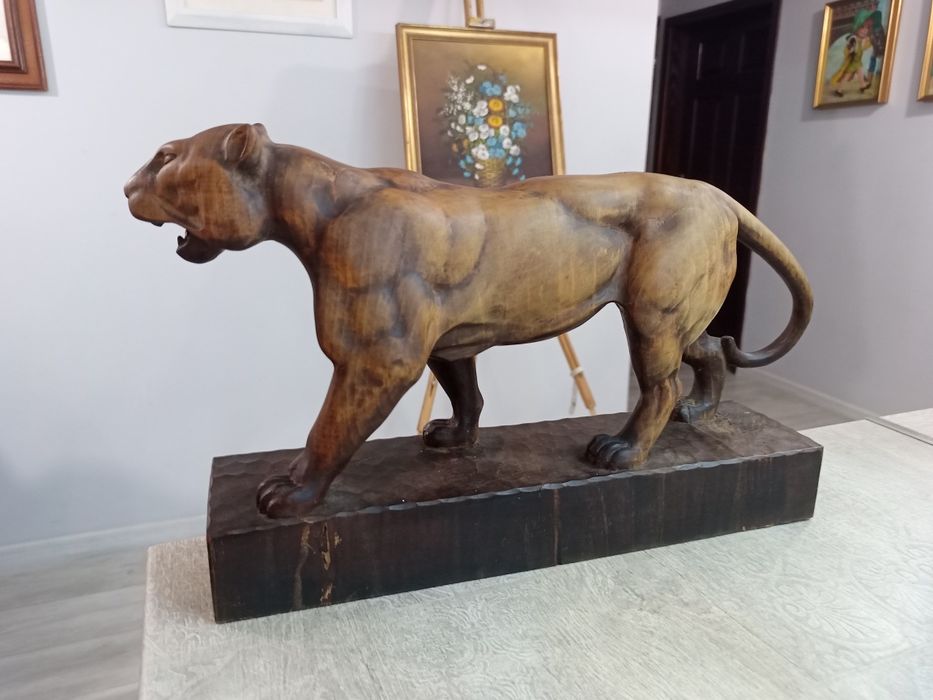 Тигър величие в дърво (44 см)