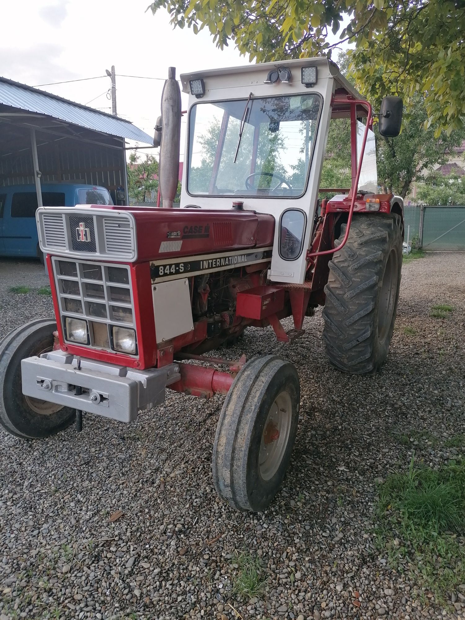Tractor international 844 s