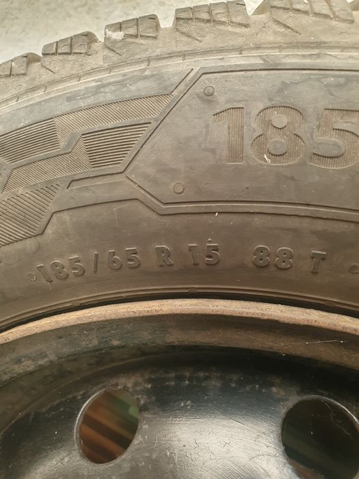 Vand jante/ cauciucuri dacia Logan