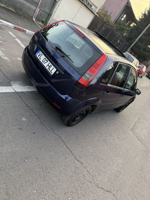 De vanzare ford fiesta 2002