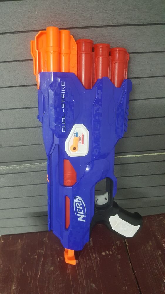 Nerf qual-strike