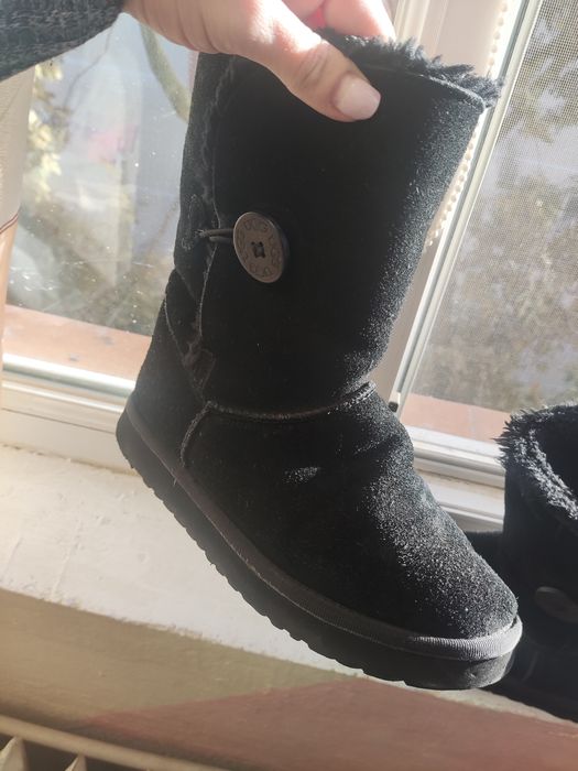 Vând cizme UGG Australia mărime 36