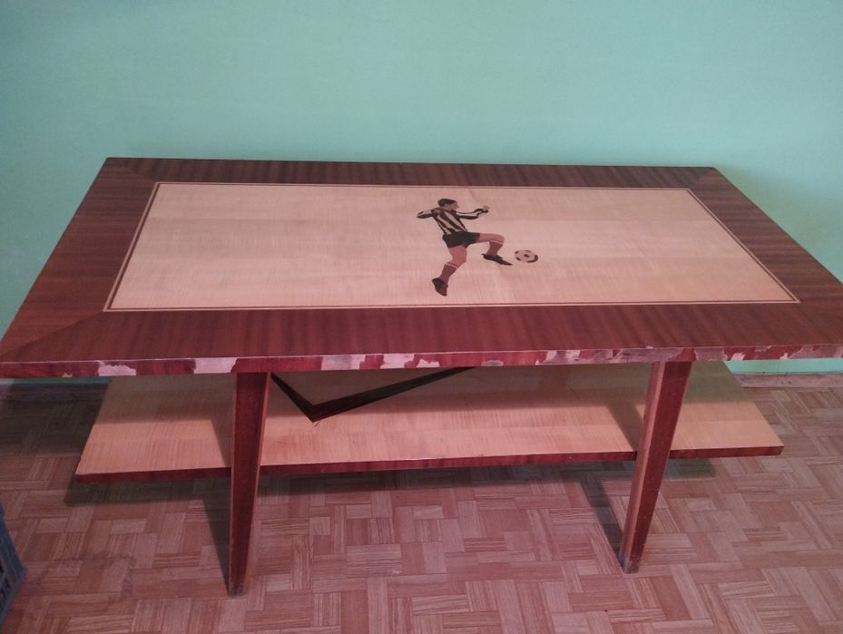 Маса, холна, дървена, с футболист на ФК Локомотив, футбол,Локо Пловдив