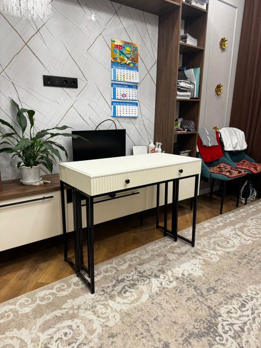 Под Ваш Интерьер Дизайн Стол Трансформер ИЗ МДФ 3-4 Метр В Наличий Ест