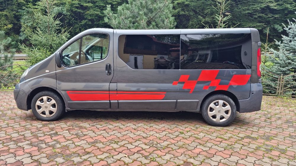Renault Trafic II 8+1 locuri extra long !!