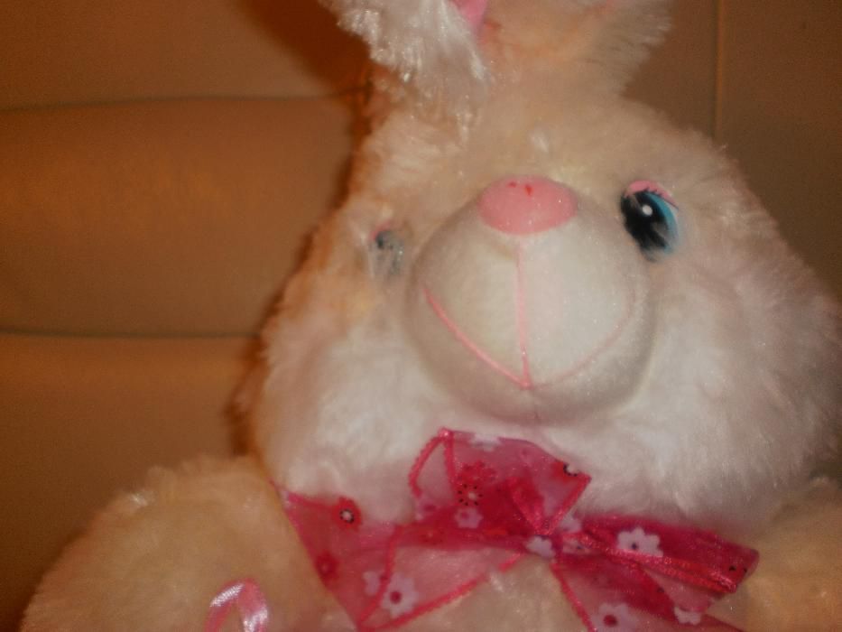 Заек-прекрасна музикална плюшена играчка, нова, с етикет