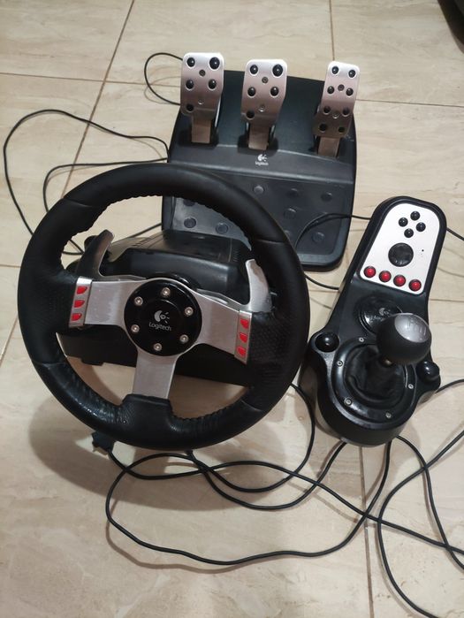 Volan pedale schimbător Logitech g27 perfect funcțional