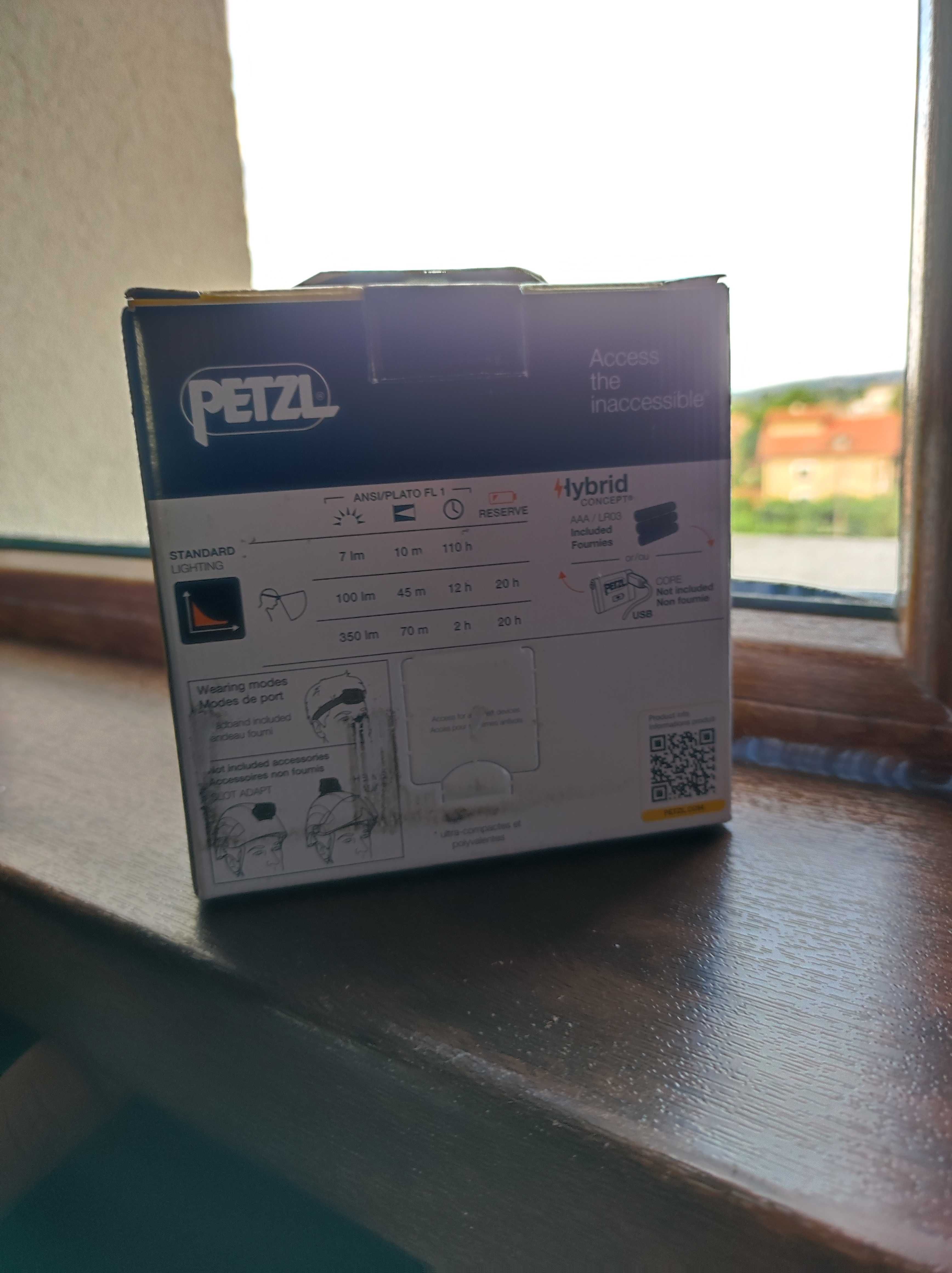 Компактен водоустойчив челен фенер PETZL