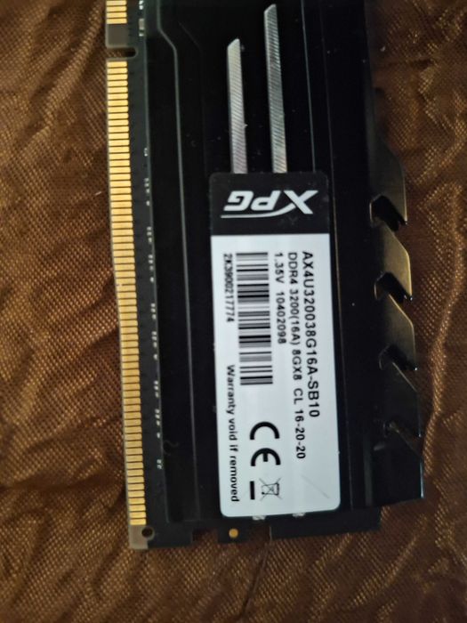 ram памет ddr4 2x 8GB