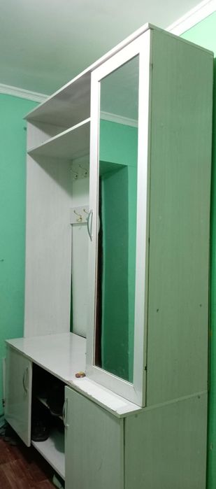 Продается прихожая б/у в хорошем состоянии.