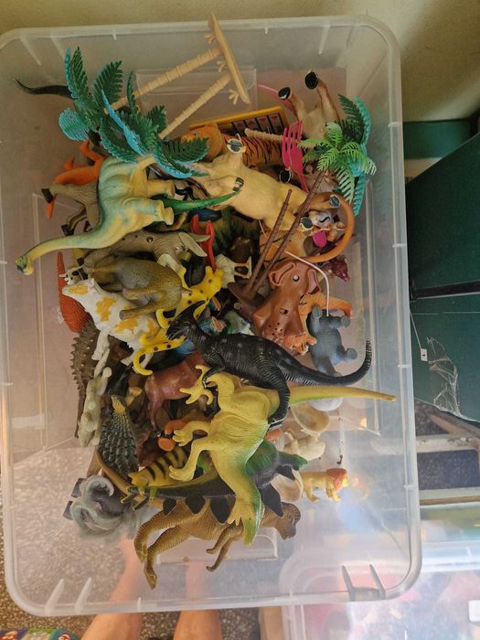 Dinozauri si animale salbatice jucarii si figurine
