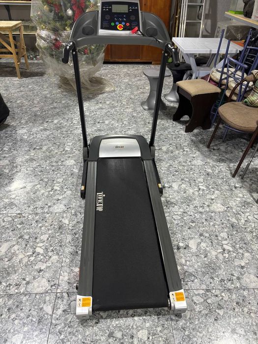 Продам беговую дорожку